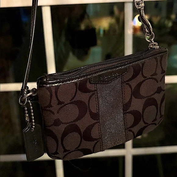 Coach - Wristlet Wallet - Black Signature Monogram CC / Canvas and leather EUC🩷 - Picture 1 of 16